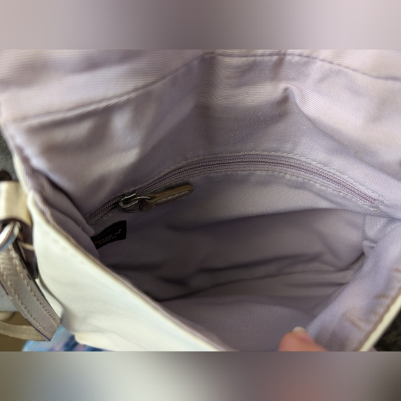 Coach Soho Off White Leather Flap Small Crossbody Bag W/ Buckle Nice! - Picture 9 of 13